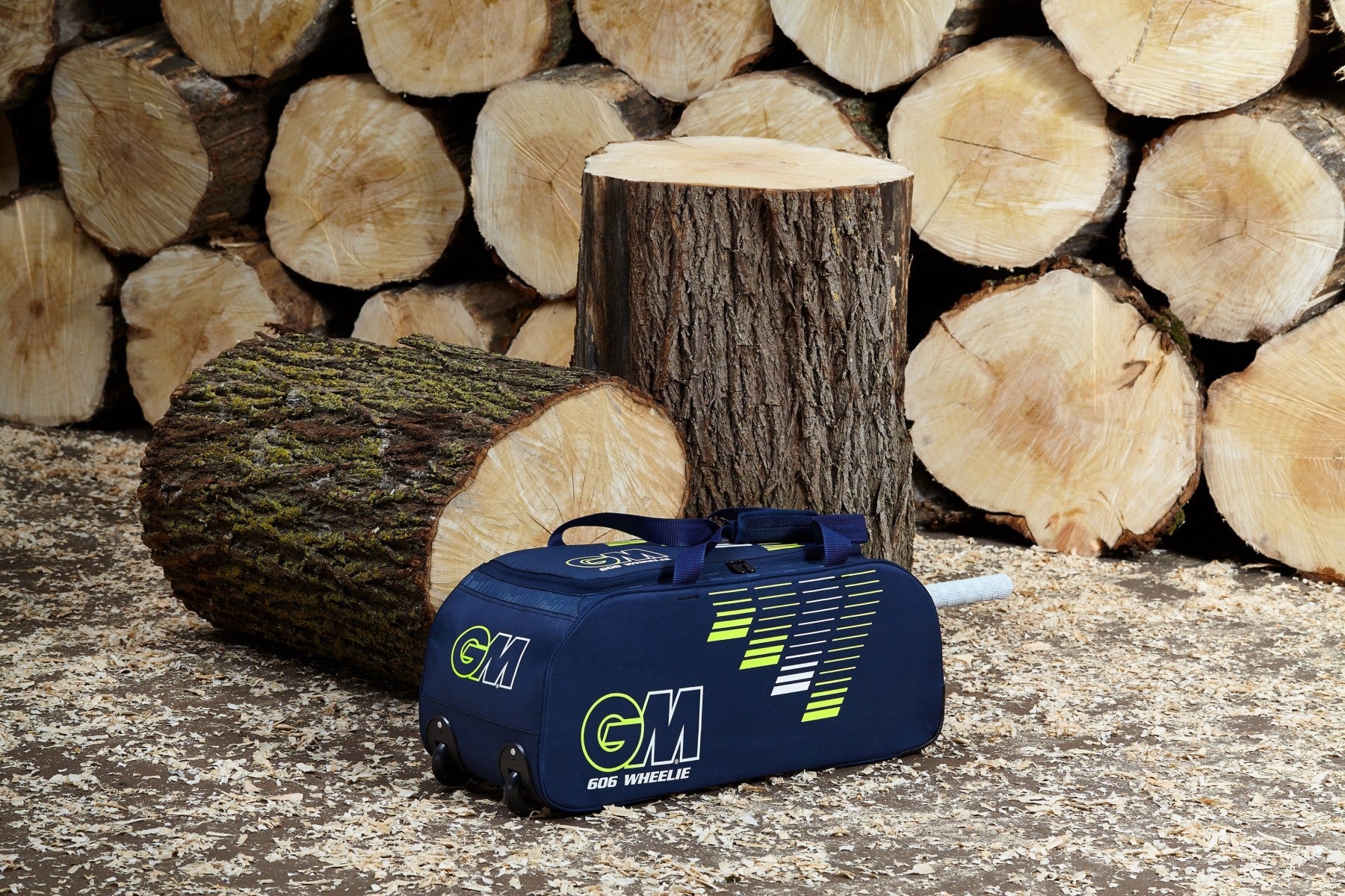 GM 606 Wheelie Kit Bag